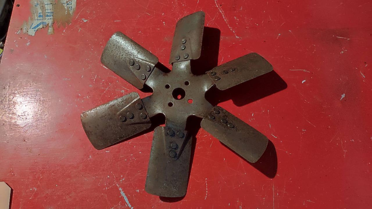 Hélice de ventilateur Renault R8 Gordini LesAnciennes.com