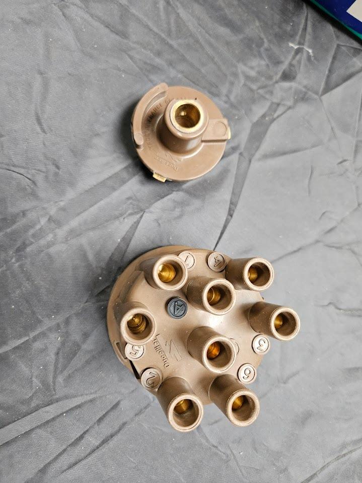 Tête d'allumeur PEUGEOT 604 V6 LesAnciennes.com