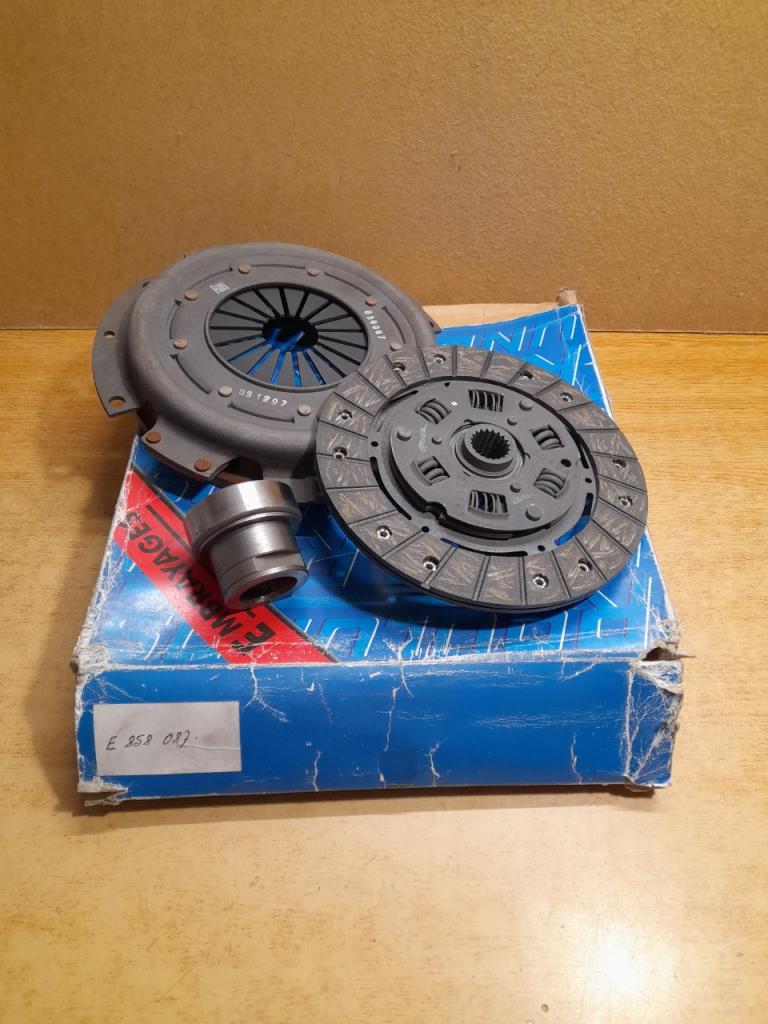 Kit Embrayage Volvo 340 343 345 LesAnciennes.com