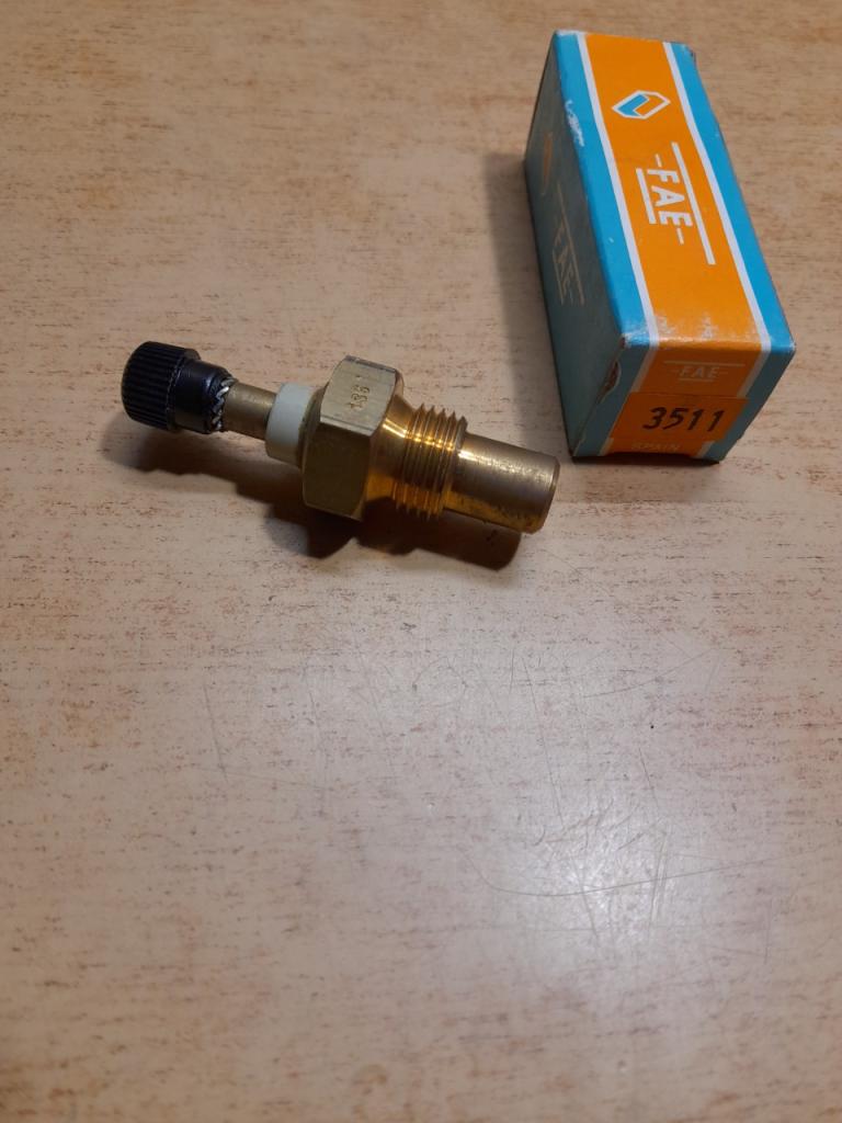 Sonde de température d'huile Citroën Ami super GS LesAnciennes.com