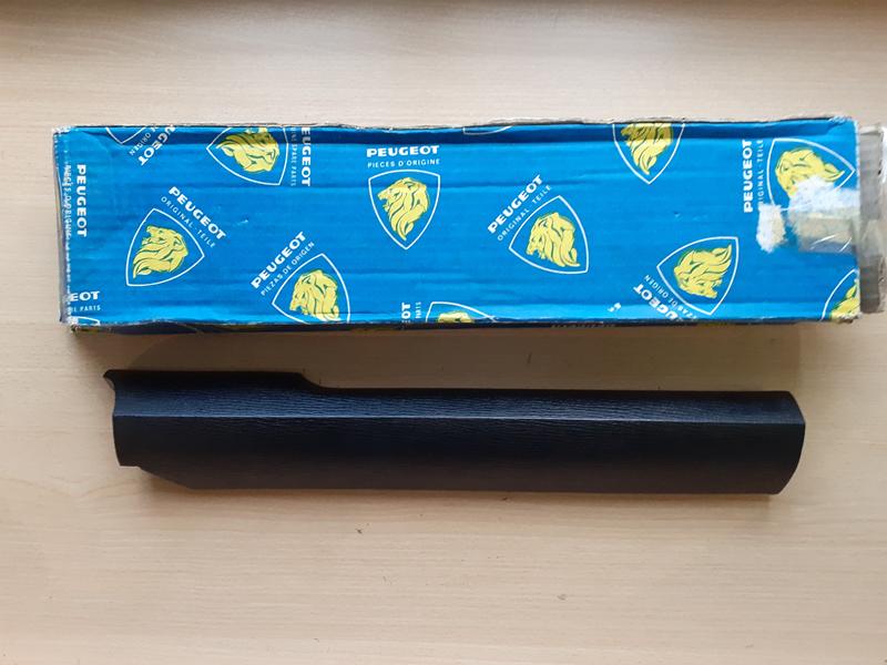 Bandeau PEUGEOT 304 LesAnciennes.com