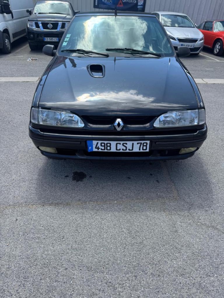 RENAULT 19 (R19) 16s cab - 1992 LesAnciennes.com