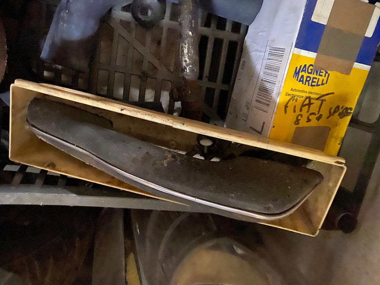 Lot de pièces FIAT 850 Spider LesAnciennes.com