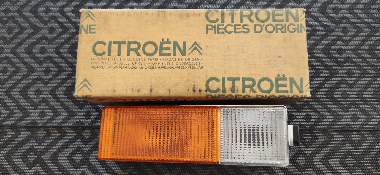 Clignotant droit CITROEN C25 série 1 LesAnciennes.com