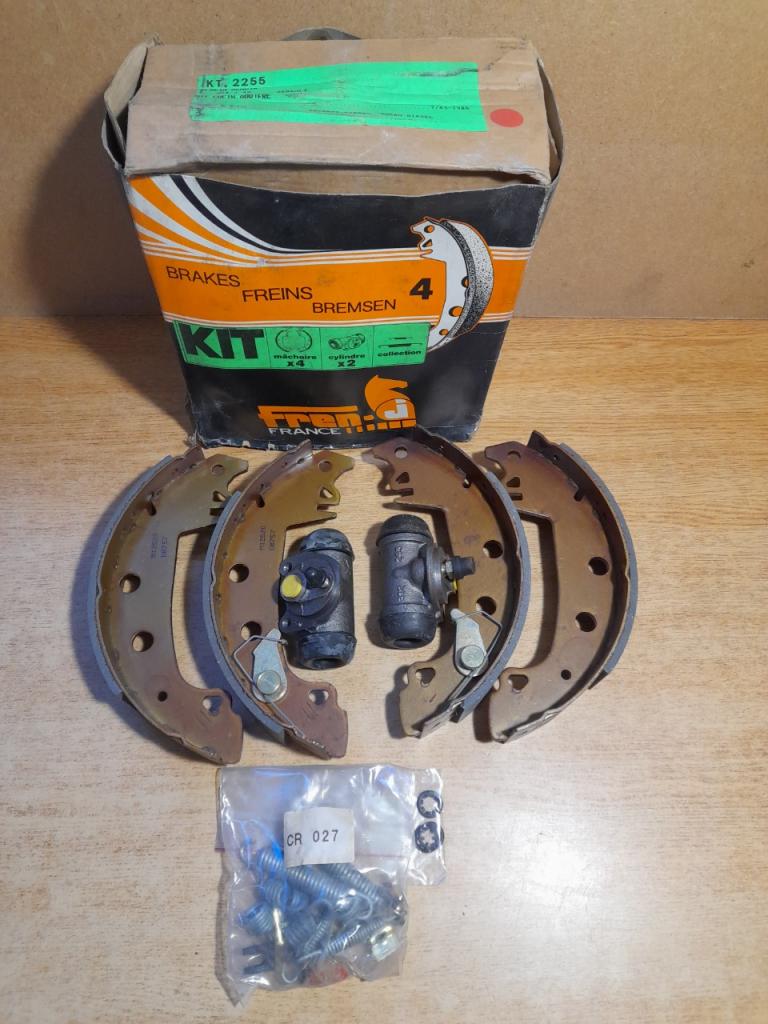 Kit frein arrière Renault 18 break KT.2255 LesAnciennes.com
