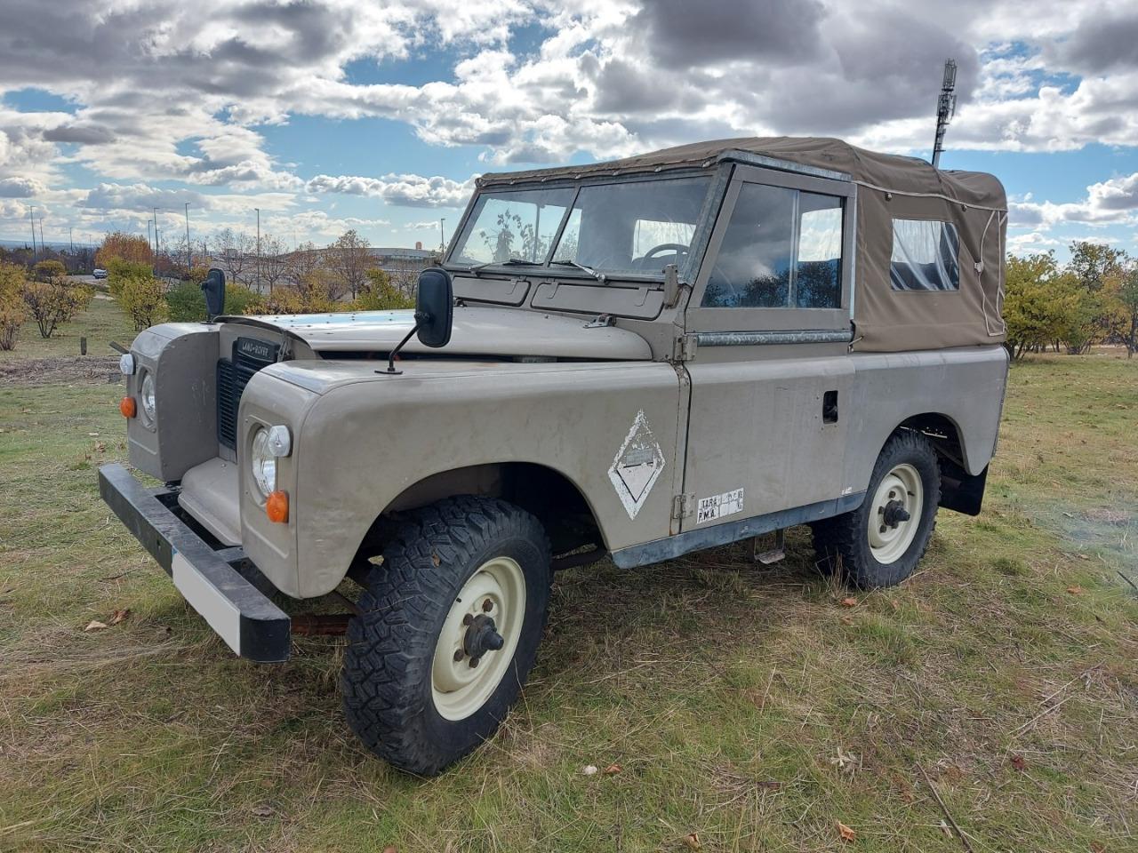 LAND ROVER 88 Série III Santana - 1978 LesAnciennes.com