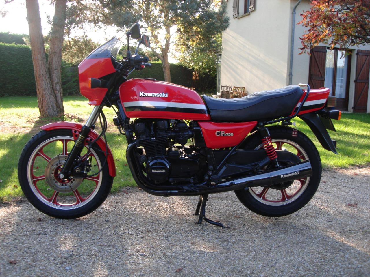 KAWASAKI GPZ 750 R1 - 1982 LesAnciennes.com