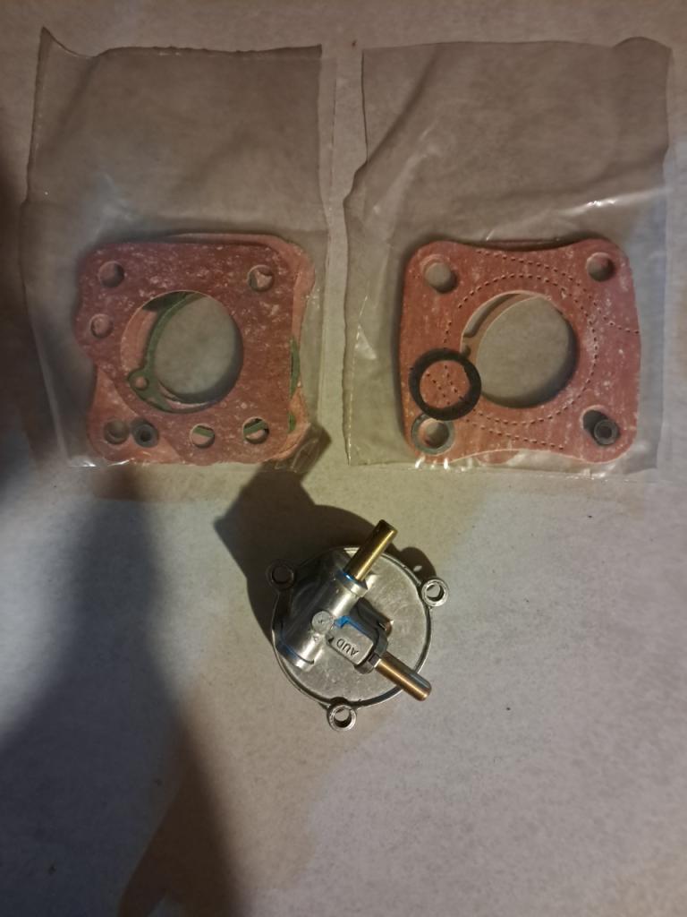 Lot de pièces MG MGA Coupé LesAnciennes.com