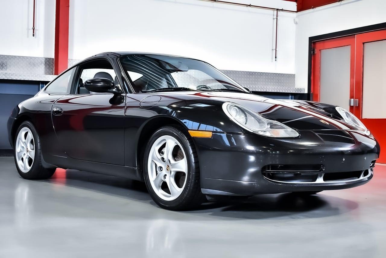 2001 Porsche 996 (911) Carrera 4 Coupe 3,4L LesAnciennes.com
