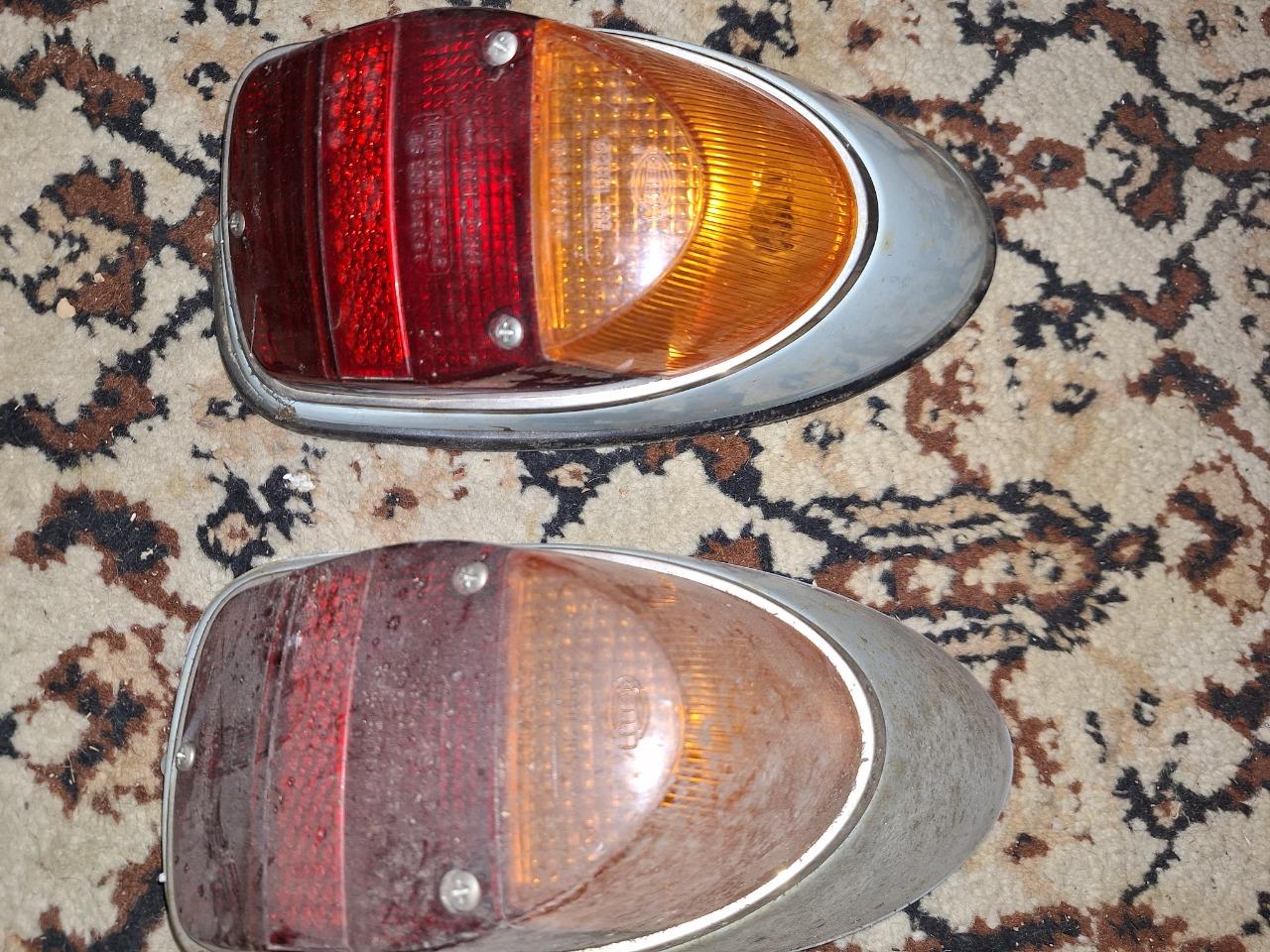 Feux Arrière Pour Saab 96 - Occasion En Bon état, Gauche Et Droite, Pièce Vintage Pour Collection Ou Restauration
