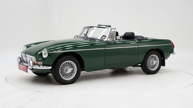 MG B roadster + overdrive - 1978 LesAnciennes.com