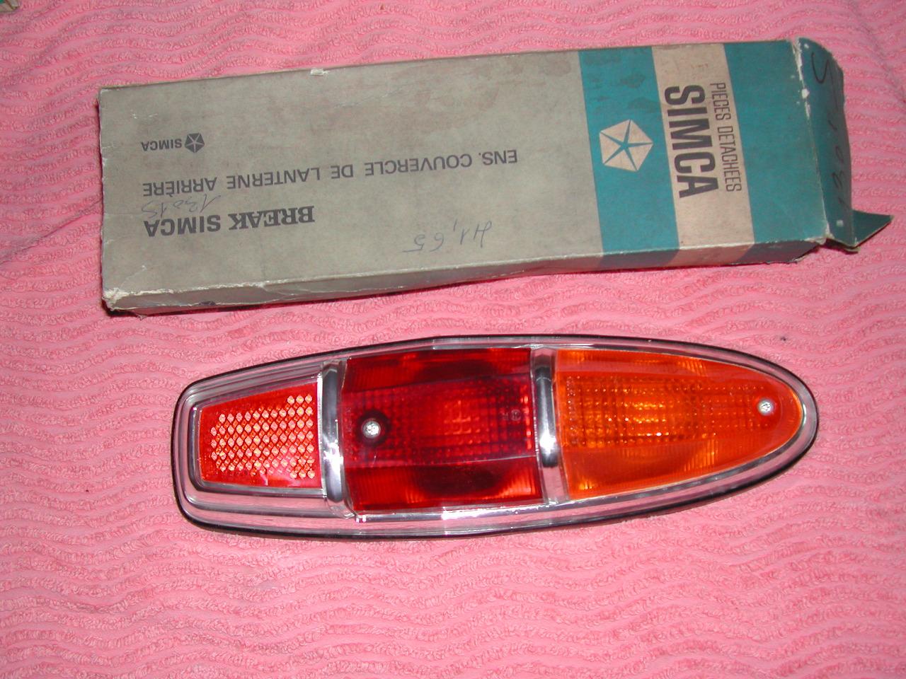 Cabochon SIMCA 1501 LesAnciennes.com