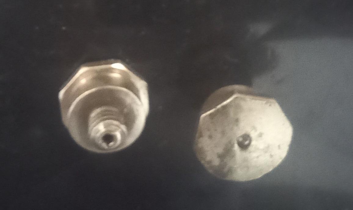 Graisseurs plats LesAnciennes.com