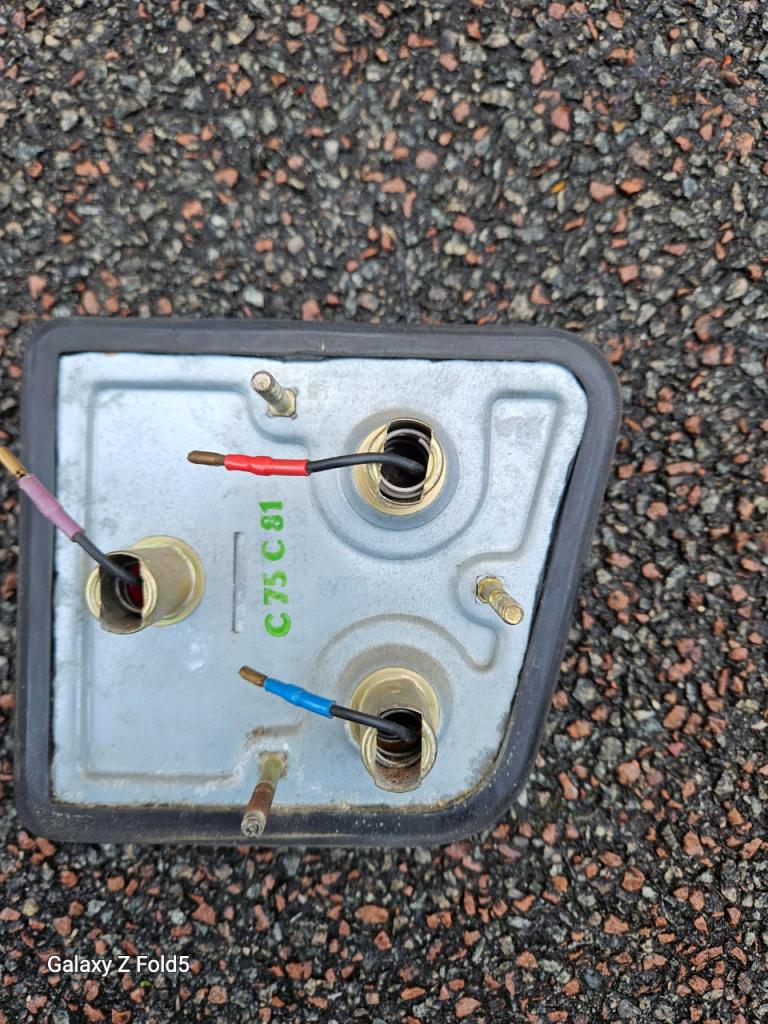 Feu gauche CITROEN 2CV LesAnciennes.com