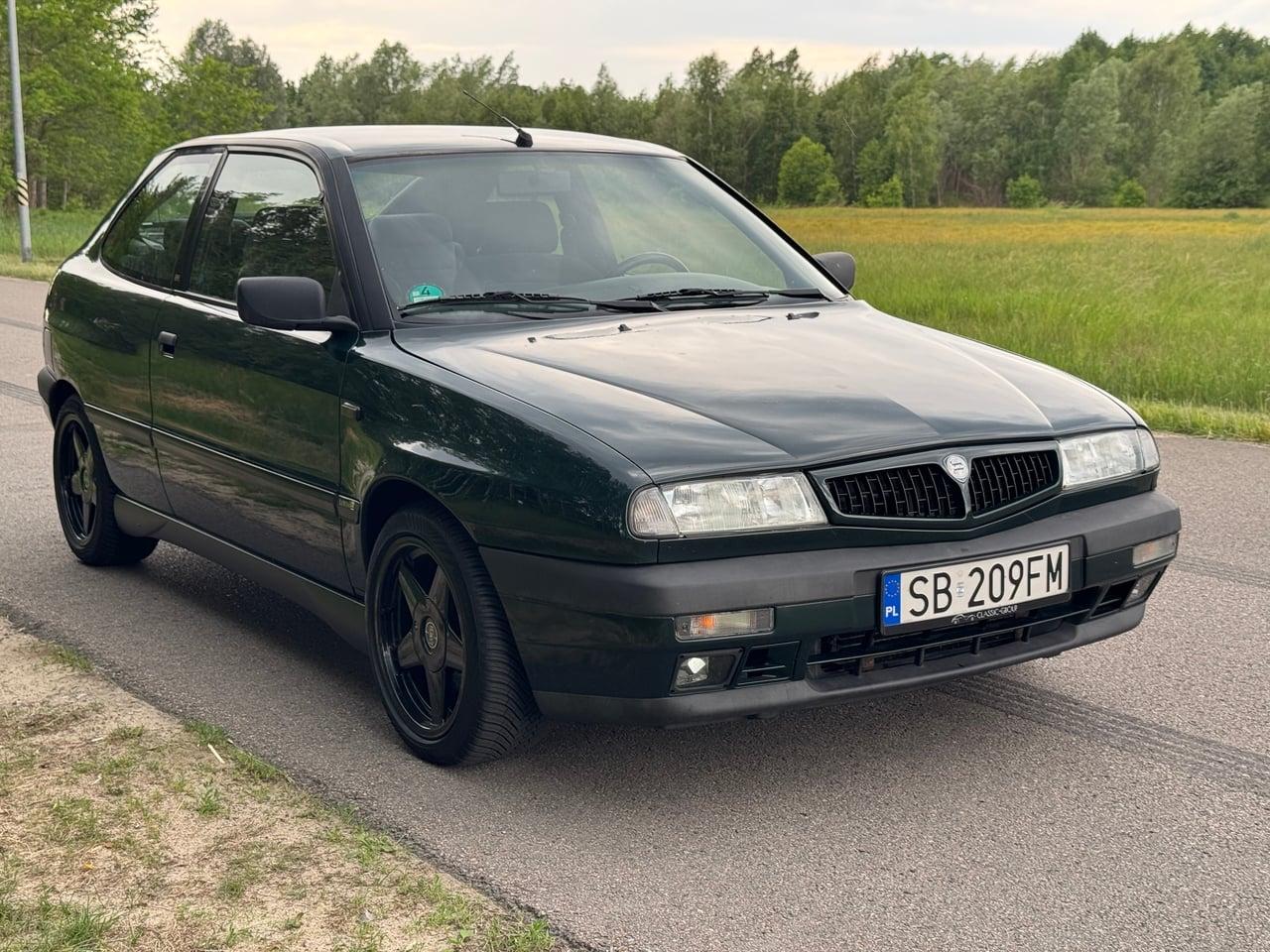 1996 Lancia Delta HPE 2.0 16V LesAnciennes.com