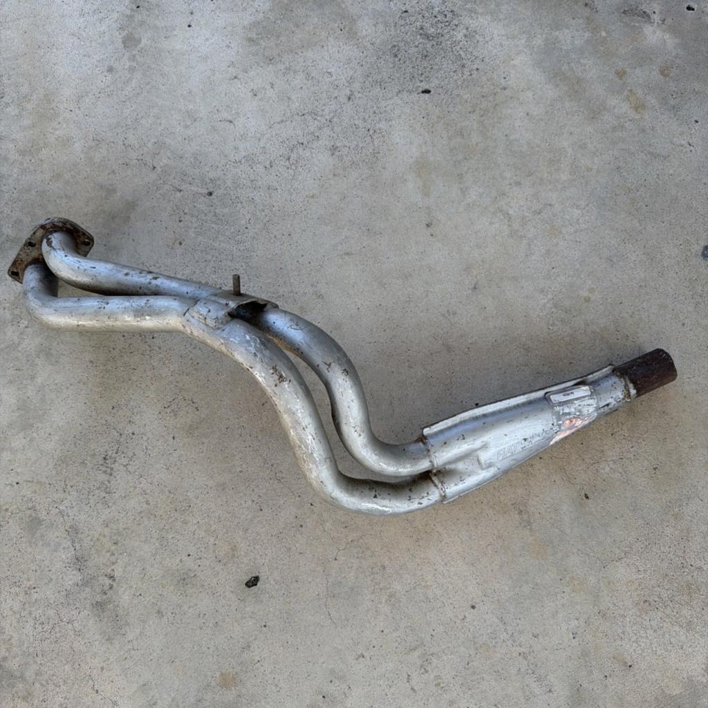 Collecteur d'échappement d'origine pour Fiat 124 LesAnciennes.com