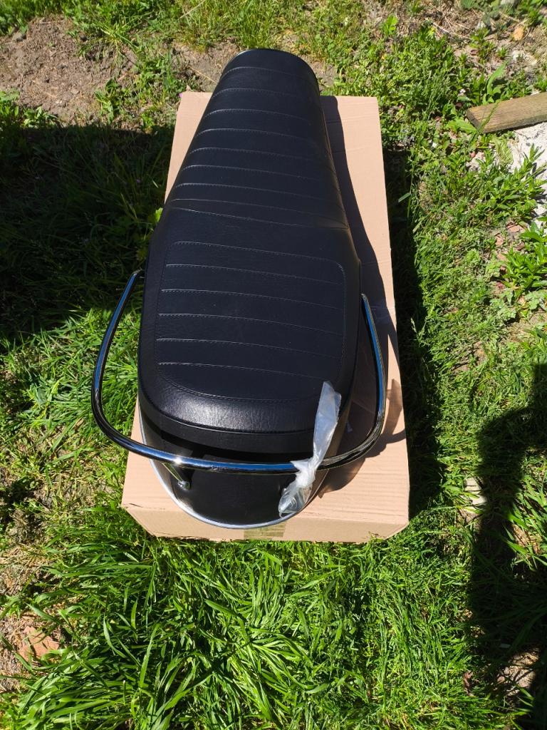 Selle neuve BMW R100 /7 RS RT R80Rt etc.. LesAnciennes.com