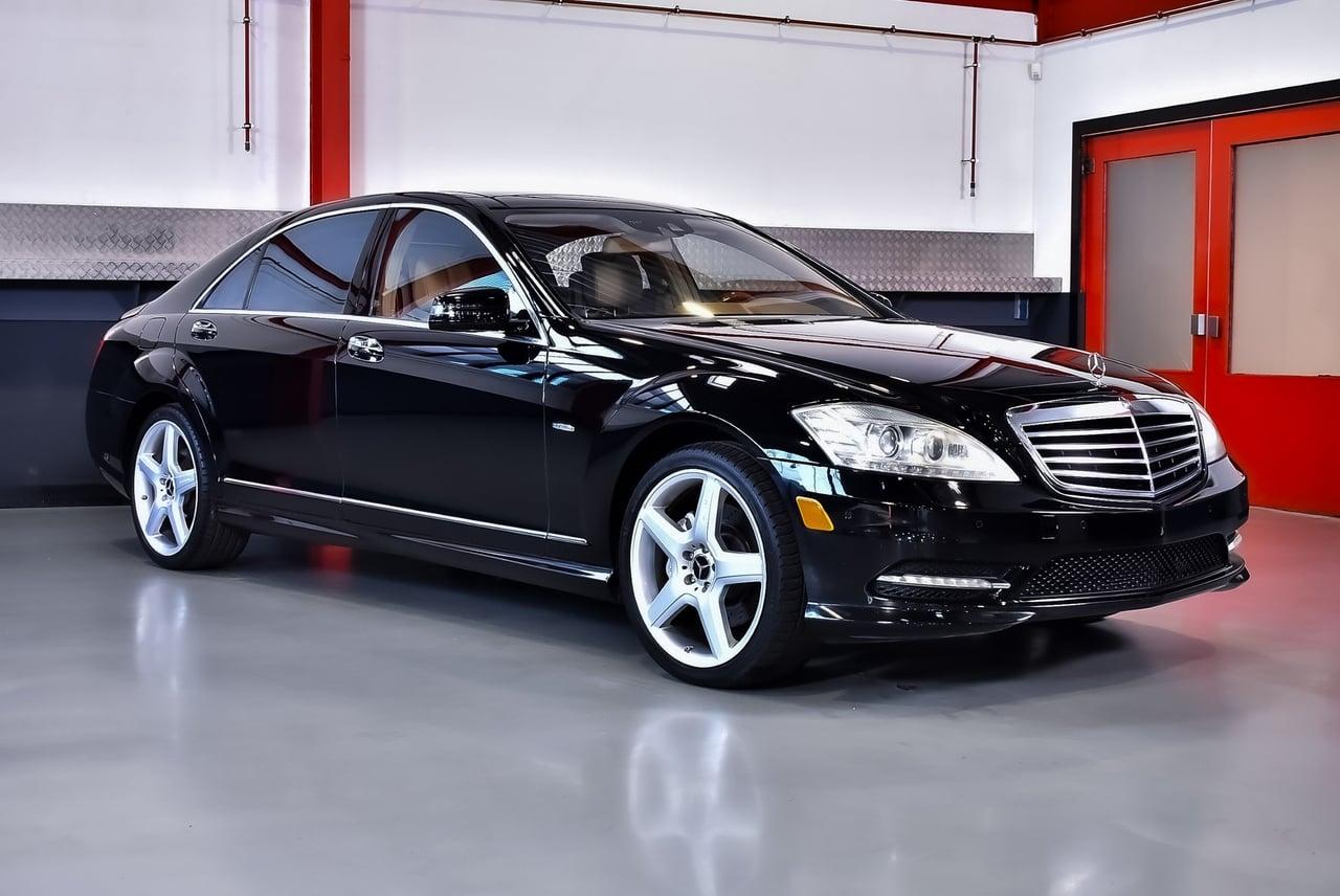 2012 Mercedes-Benz (W221) S550 4MATIC Sedan LesAnciennes.com