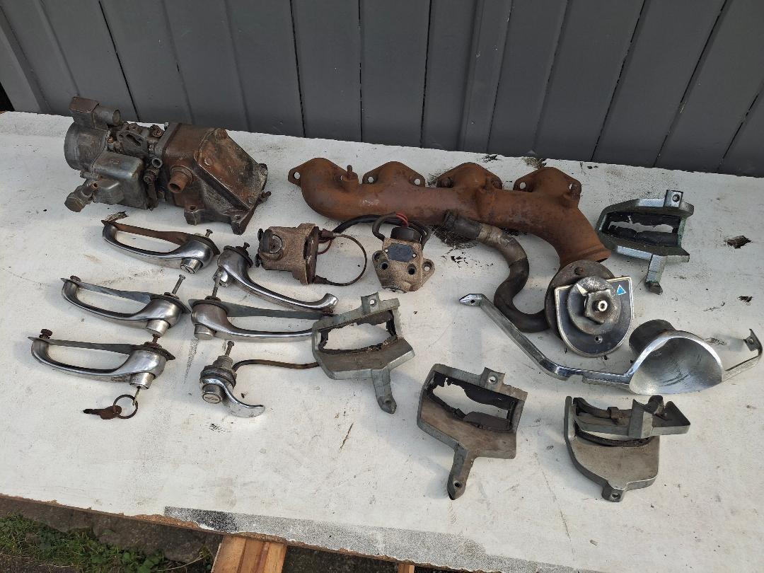 Citroen DS:Lot de pièces LesAnciennes.com