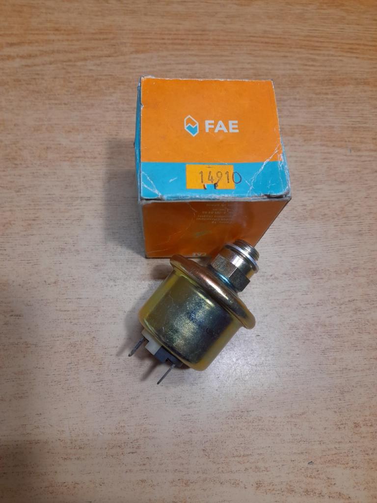 Transmetteur pression d'huile Renault 11 R9 LesAnciennes.com