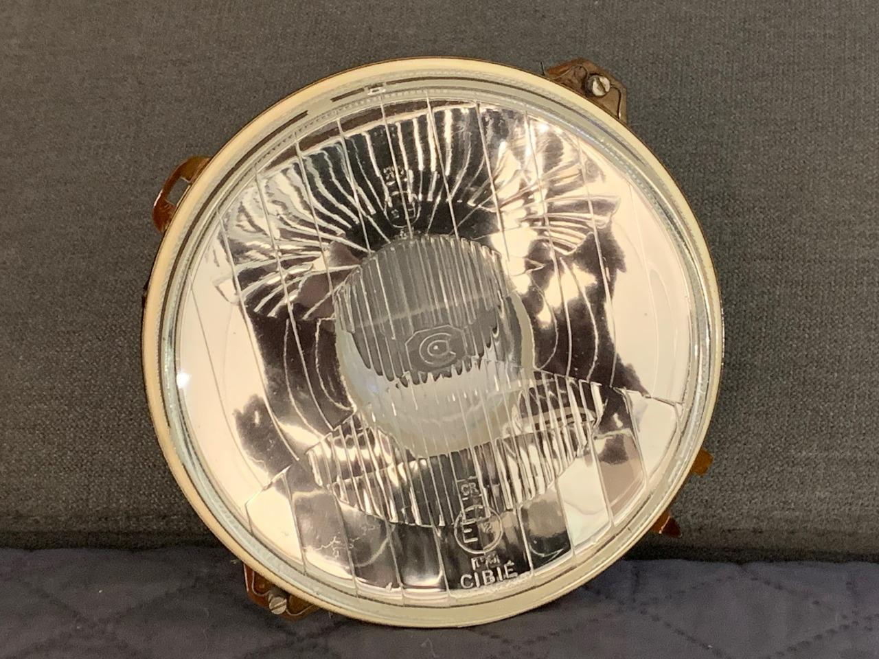 Optique de phare Cibié 155, Renault 8, R10, R4 LesAnciennes.com