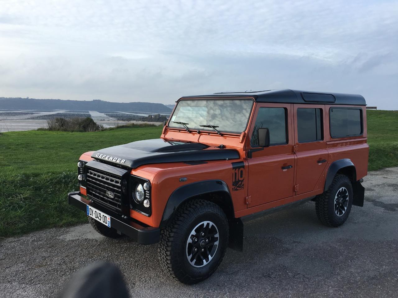 LAND ROVER Defender 110 adventure LesAnciennes.com