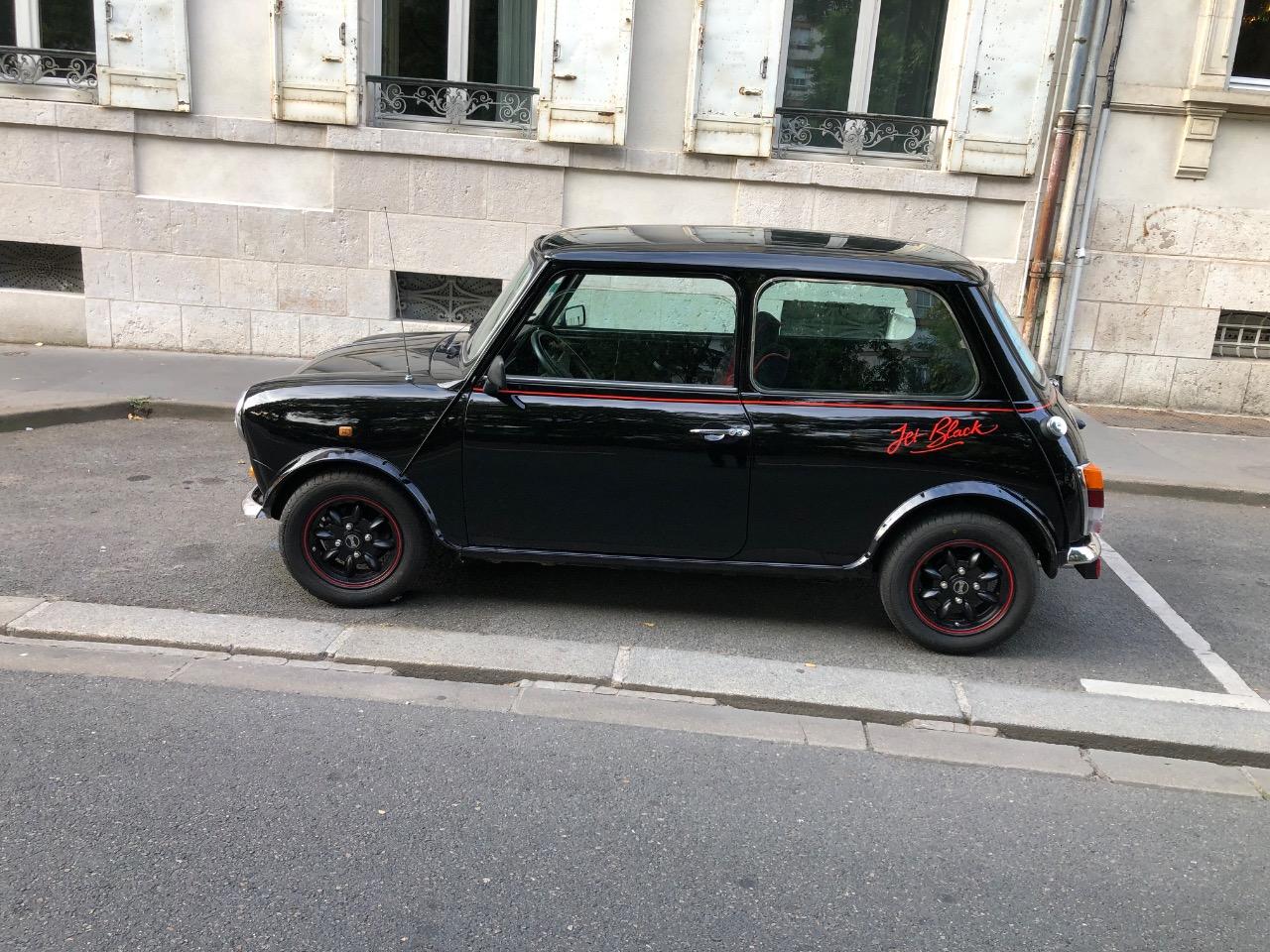 AUSTIN Mini 1000 jet black - 1988 LesAnciennes.com