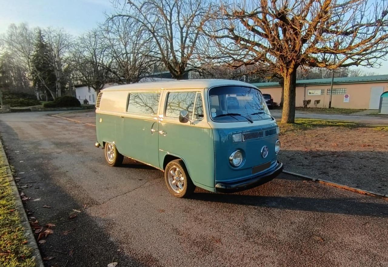 VOLKSWAGEN Combi - 1974 LesAnciennes.com