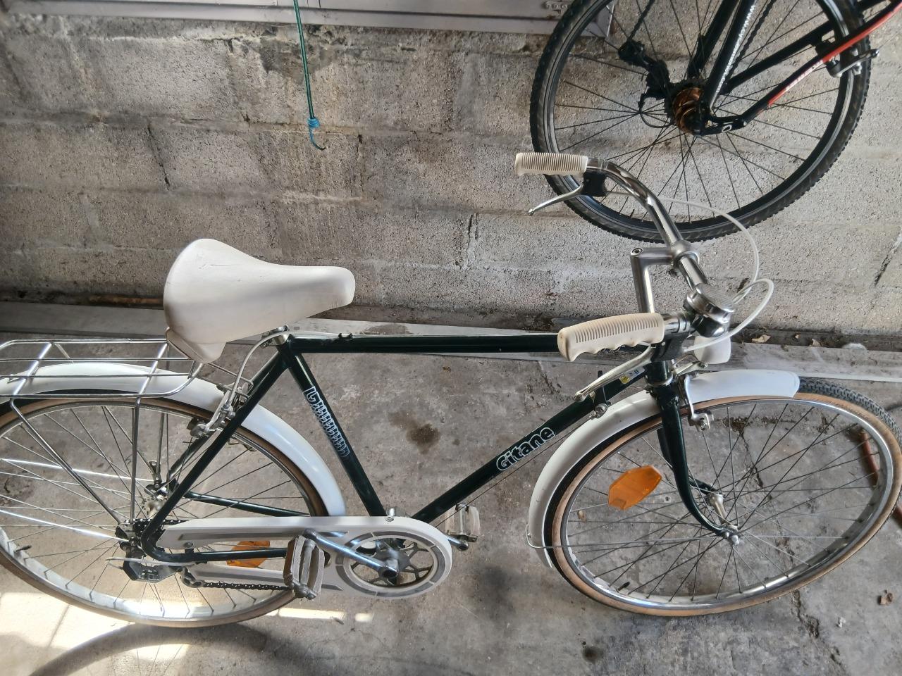 VELO de ville vintage GITANE LesAnciennes.com