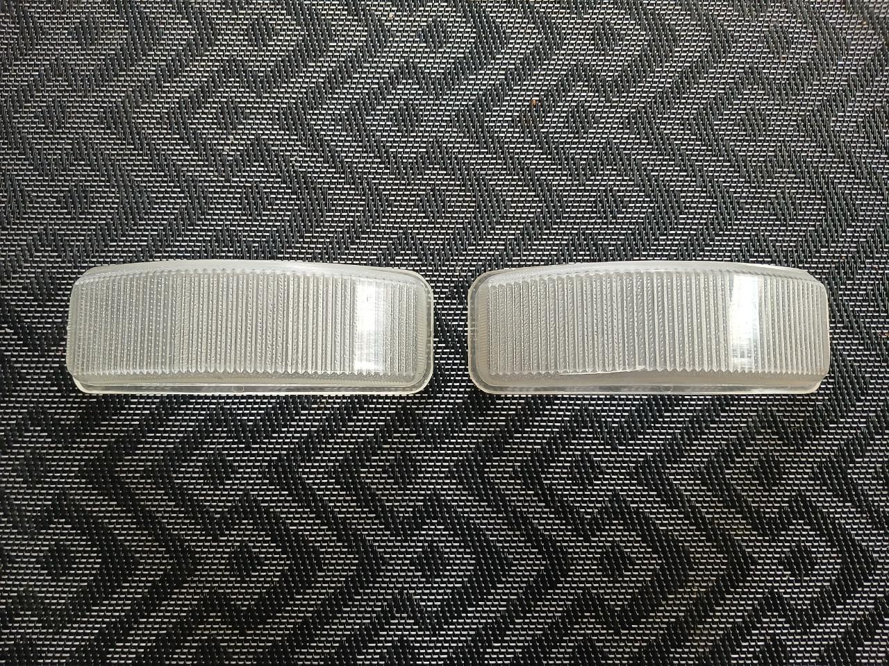 Cabochons clignotants SIMCA Aronde LesAnciennes.com