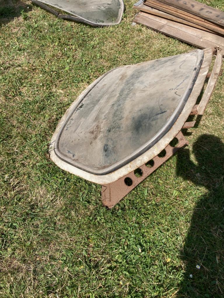 Glaces lunette AR. ALFA ROMEO 750/101 Guilietta LesAnciennes.com