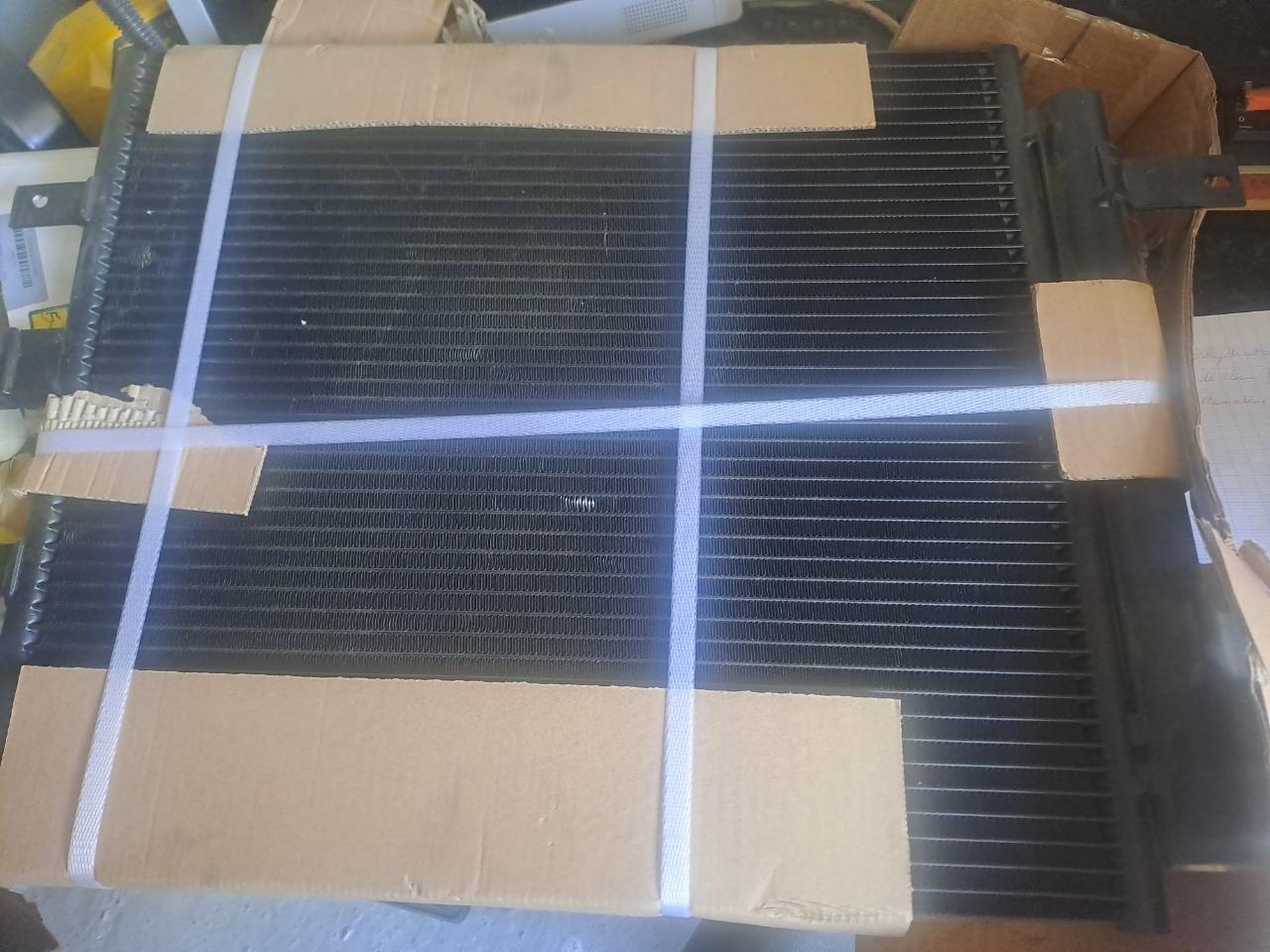 Condenseur de clim JAGUAR Type S LesAnciennes.com
