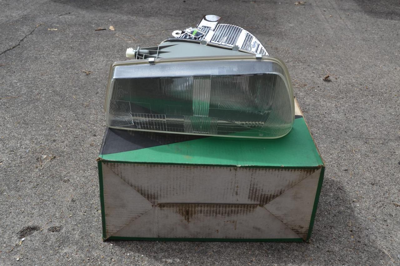 Phare G, Ducellier, PEUGEOT 505 neuf LesAnciennes.com