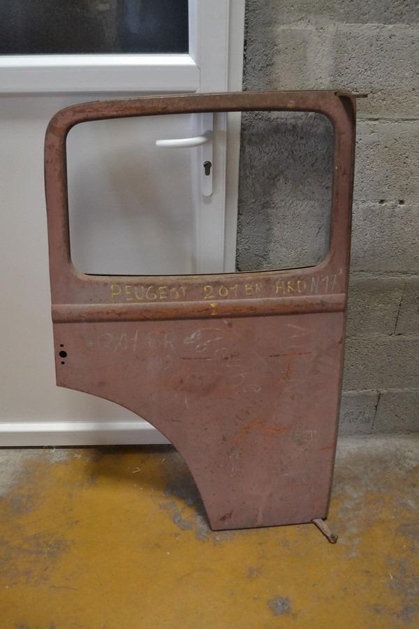 Porte AR DTE PEUGEOT 201 BR neuve d'origine LesAnciennes.com