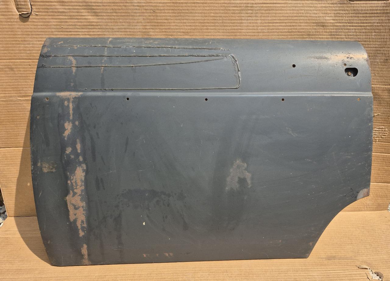 Panneau de porte Ext AR G PEUGEOT 404 LesAnciennes.com