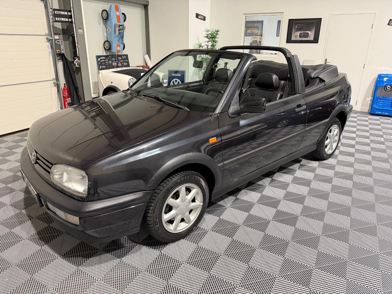 VOLKSWAGEN Golf gti cabriolet 2.0l - 1994 LesAnciennes.com