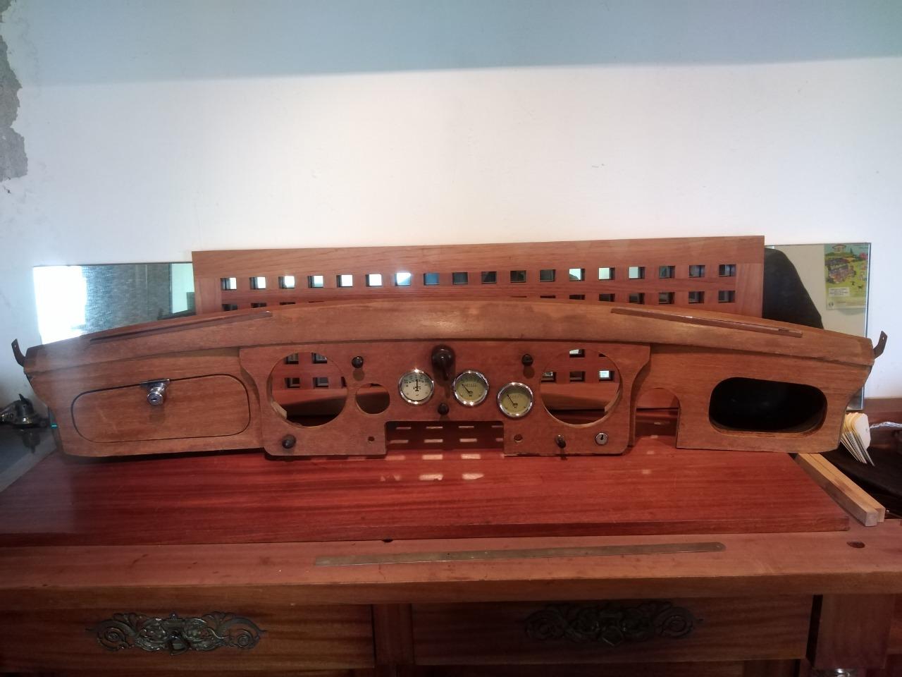 Tableau de bord VOITURES anglaises LesAnciennes.com