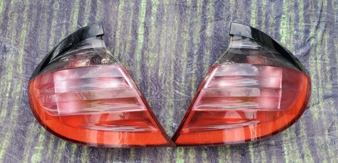 Feux arrière G et D MERCEDES classe CS LesAnciennes.com