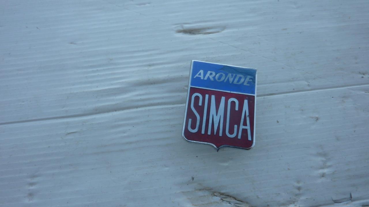 écusson SIMCA Aronde LesAnciennes.com