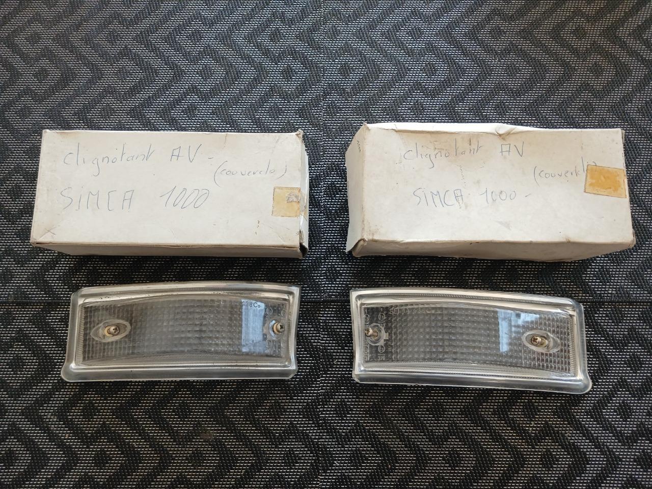 Cabochons de clignotants blancs SIMCA 1000 LesAnciennes.com