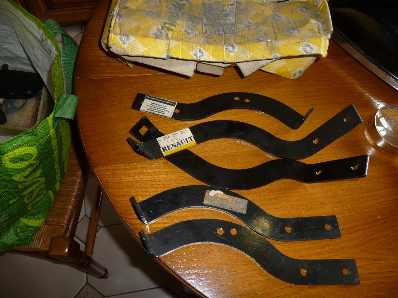 Pièces RENAULT 4 KIT PATTE PARE CHOCS FIXATION LesAnciennes.com