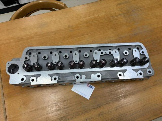 Culasse route en aluminium pour Austin Healey 3000 LesAnciennes.com