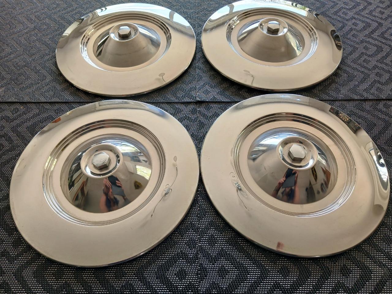 Enjoliveurs de roues PEUGEOT 504 second choix LesAnciennes.com