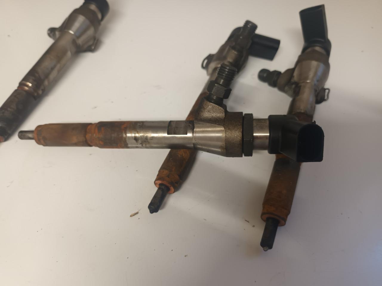 Injecteurs RENAULT Scenic 3 LesAnciennes.com