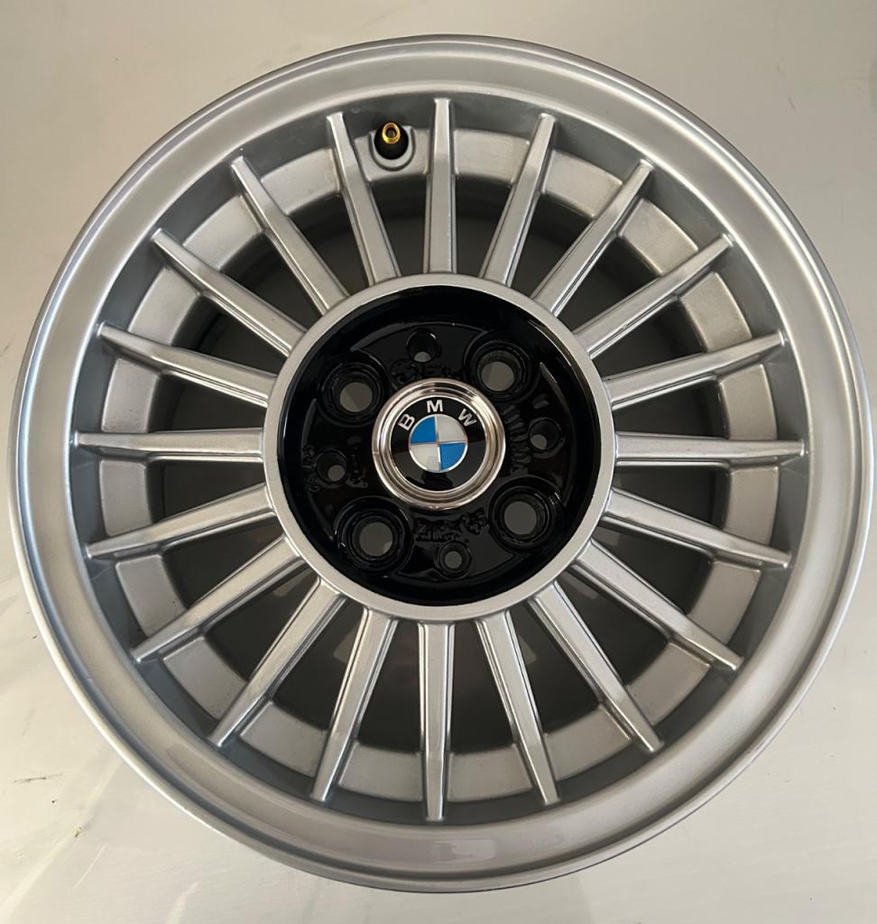 Jantes restaurées origine BMW E21 LesAnciennes.com