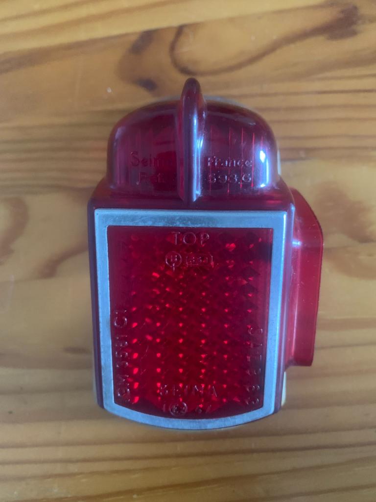 Cabochon feu arg. Seima 593G Citroën 2CV LesAnciennes.com