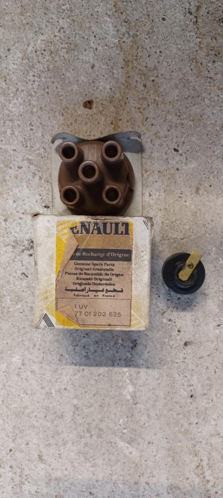 Tête et doigt d'allumeur Renault 4,5 et 6 LesAnciennes.com