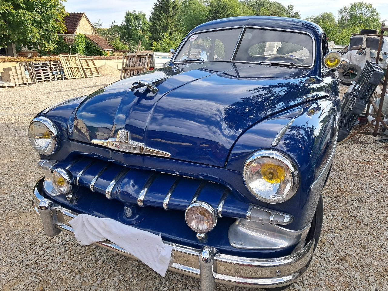 FORD Vedette Berline 4 portes - 1950 LesAnciennes.com