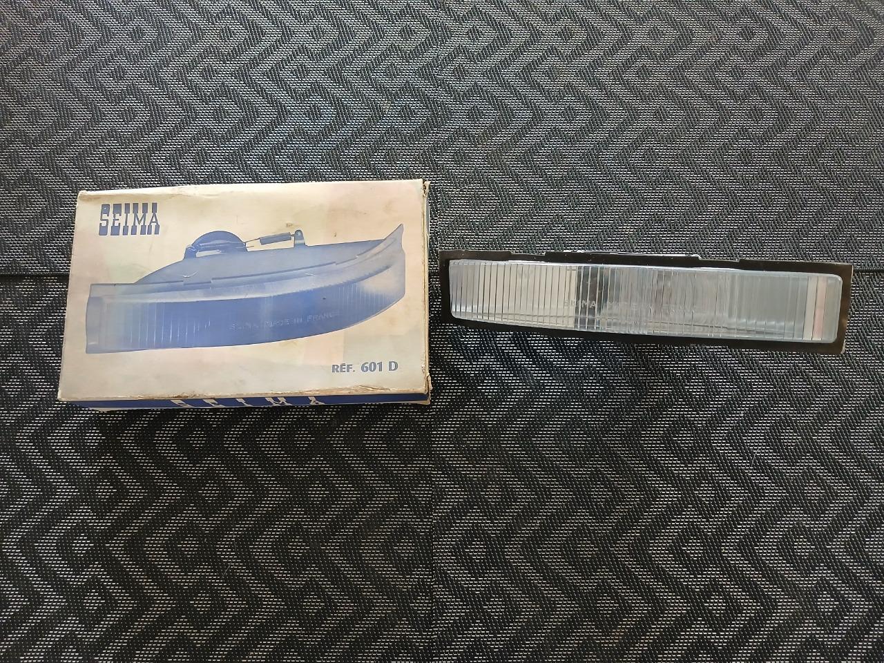 Clignotant droit CITROEN Ami 6 LesAnciennes.com