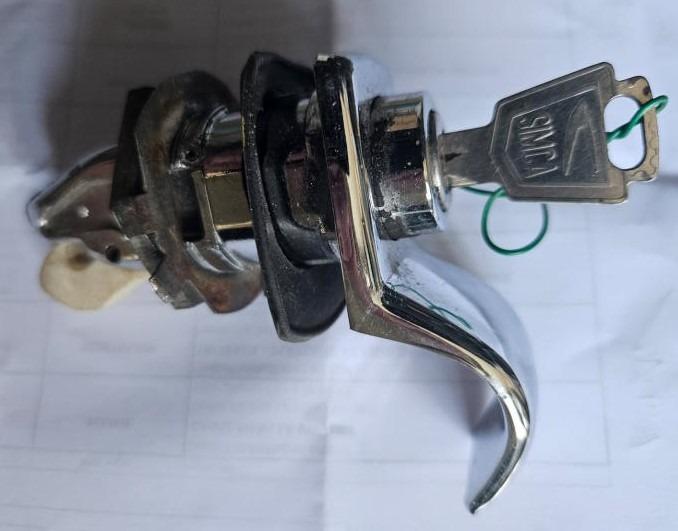 Serrure SIMCA 1100 Et autres LesAnciennes.com